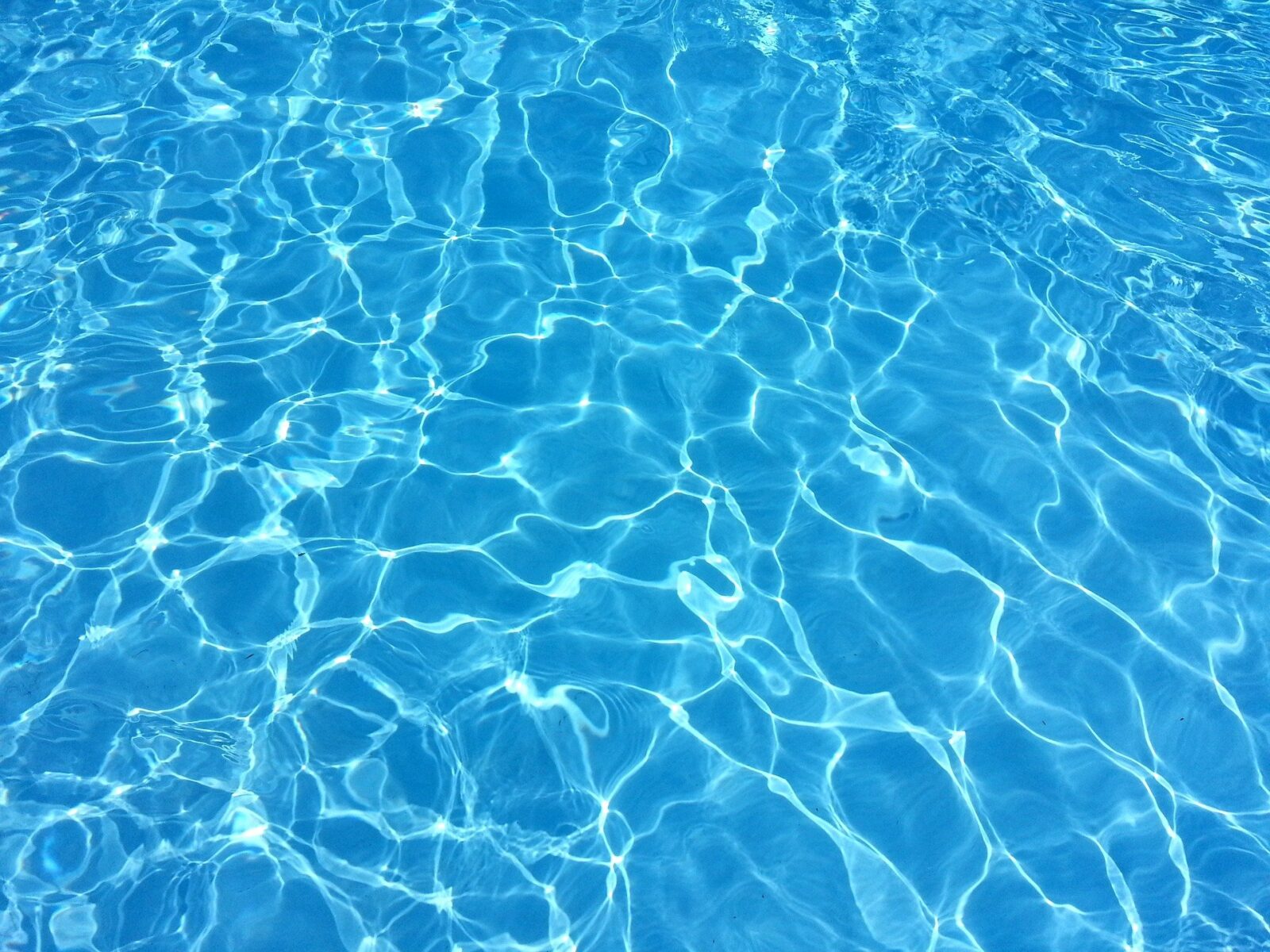 how to remove stains from a fiberglass pool